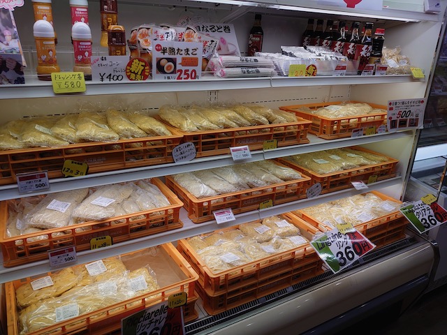 新装開店麺テイスティング・カフェショップ MENSTA 業務用生麺の冷蔵ショーケース